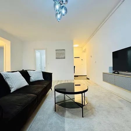 Apartament Joy Forest 54-85 *